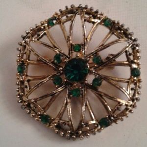 SALE! Vintage thai gold green crystal brooch